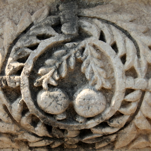 terpsikeraunos:echiromani:Jewish symbolic motifs, carved into...