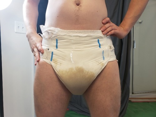 Fun Sunday in chastity and diapers