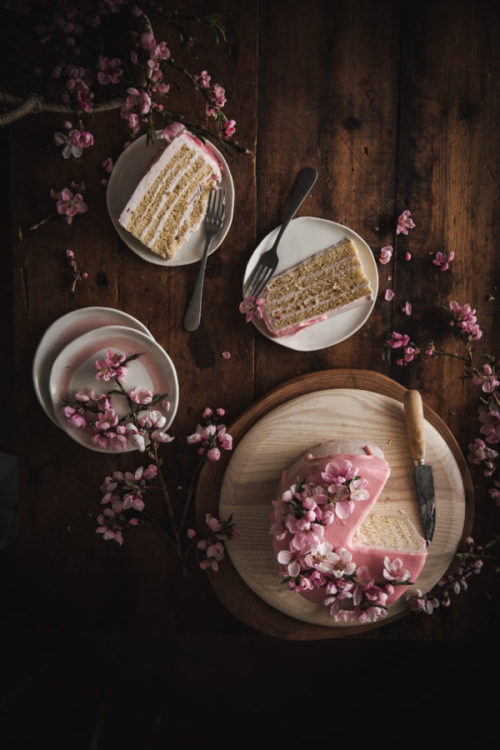 sweetoothgirl:Lemon Vertical Roll Cake + Rhubarb Rose...