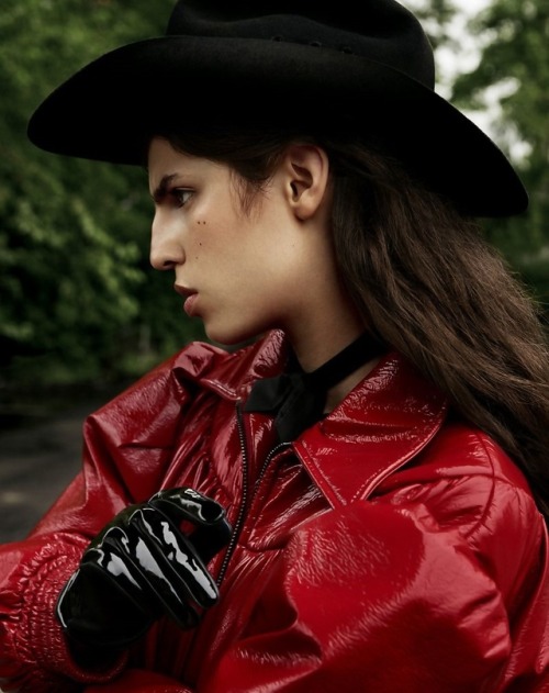 pocmodels:Hayett McCarthy by Louis Christopher for Vogue Arabia...