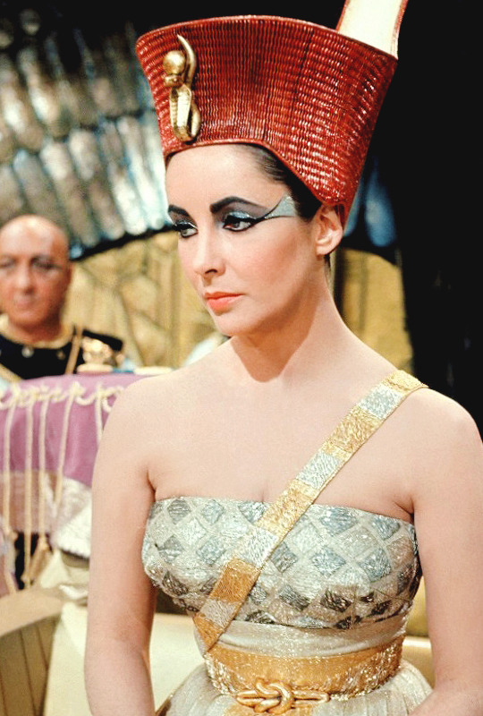 Elizabeth Taylor - Vintagegal: Elizabeth Taylor In Cleopatra (1963)