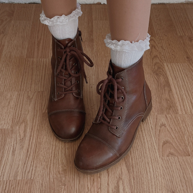 dark academia summer shoes