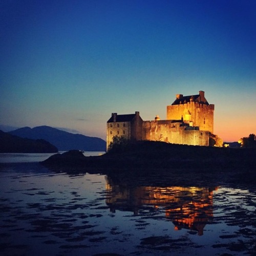 art design Architecture eilean donan castle lochalsh scotland history luxury homes luxury lifestyle naure lake loch duich reflection poetry nigh photography