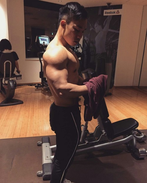 bigcockboiii:asianmusclebreeders:More photoI hate it also....