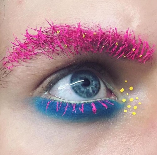 pink eyebrows on Tumblr