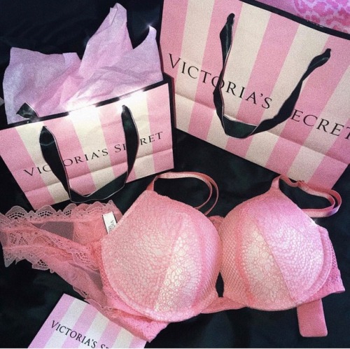 princvsx:all pink beauty, fashion & more.I love VS