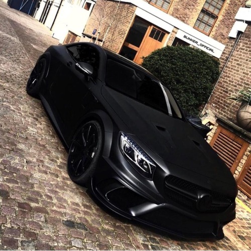 drivingbenzes:Mercedes-Benz S 63 AMG Coupé - Mansory Black...