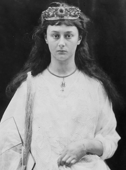 funeral-wreath:Julia Margaret Cameron, Alice Liddell as St....