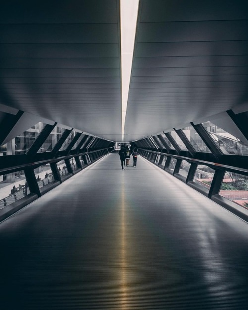 I took many many photos of this walkway (at One Canada Square)