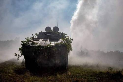 bmashine:Polish and Romanian soldiers during a joint exercise...