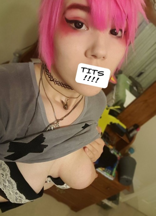 lookoutamonsteriscumming:pink and perky