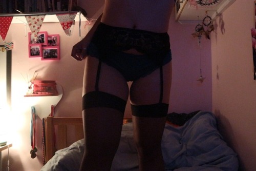 emmwest:Big thank you to @theunited78 for my new garter belt!...