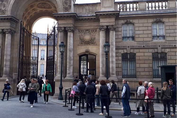 Puerta al Sena