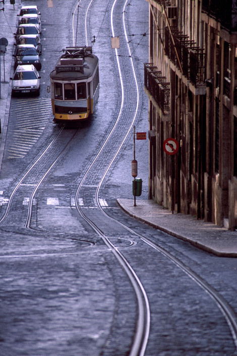 リスボンの街並みと路面電車
