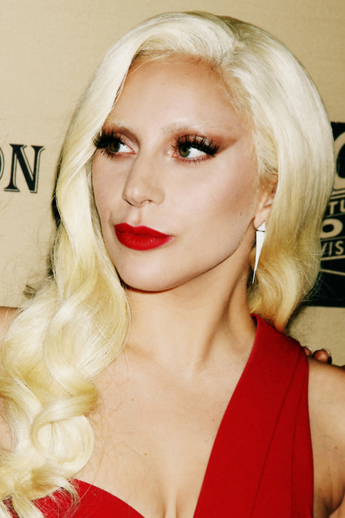 bornthiswaygroup:— «American Horror Story : Hotel»,...