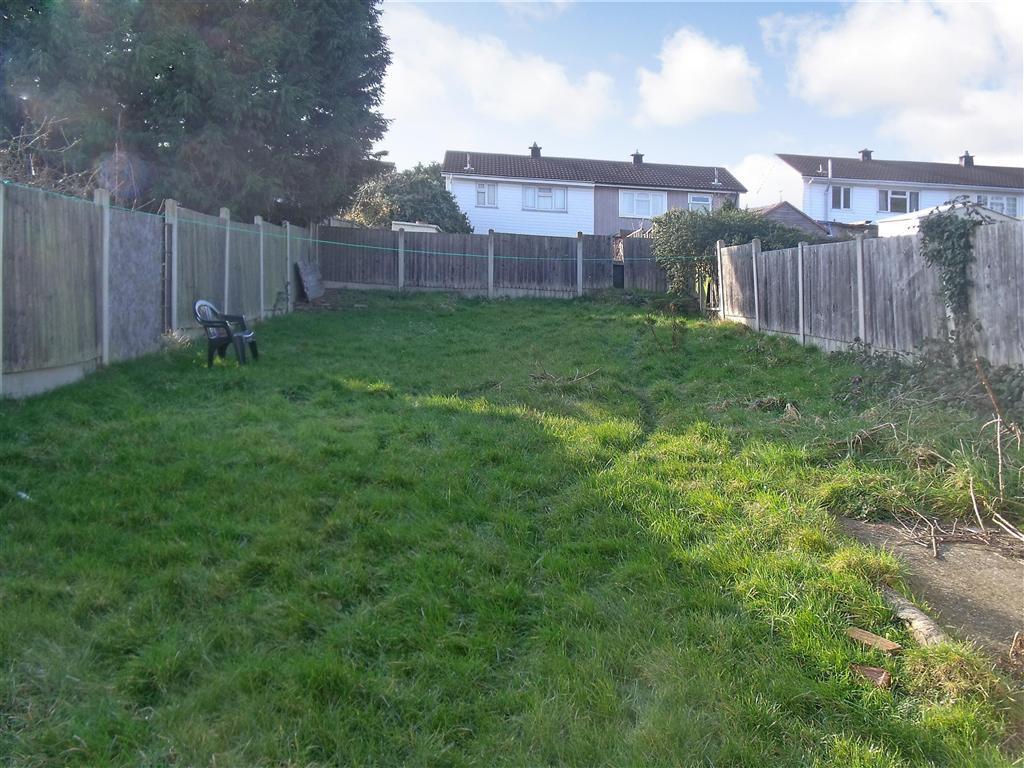 Terrible Real Estate Agent Photographs The Garden Chair Of