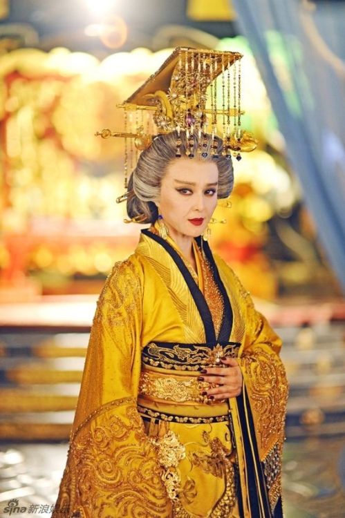 sartorialadventure:The Empress of China, starring Fan Bingbing,...