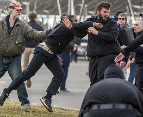 kropotkindersurprise:March 5 2018 - Local antifascists...