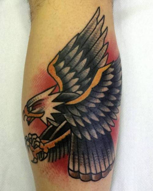 By Txis, done at El Gato Negro Tattoo, Donostia - San Sebastián.... calf;traditional;animal;eagle;bird;facebook;twitter;txis;medium size