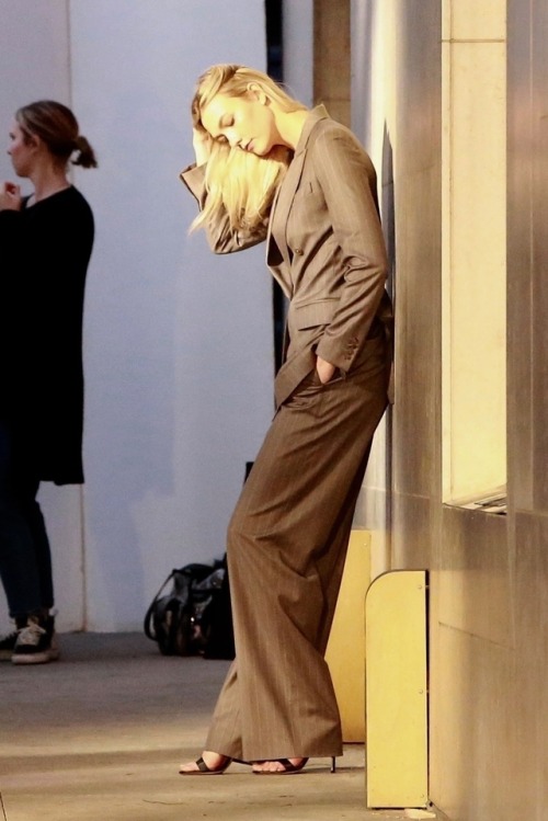 fuckthesoliddude:Karlie doing a shoot in West Hollywood,...