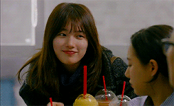 Uncontrollably Fond bị netizen Hàn ném đá: 'không có cửa làm đối thủ của W'