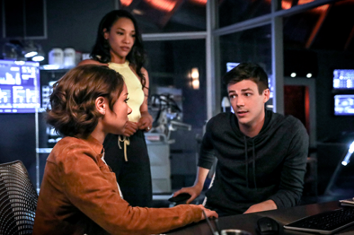 westallengifs:Barry, Iris and Nora in new promotional stills...