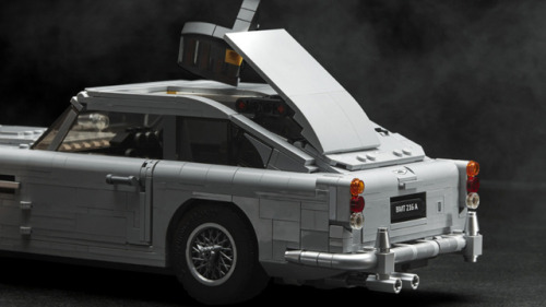 therealautoblog:‘Goldfinger’ Aston Martin DB5 Lego kit has...