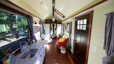 litbugi:<br /><br />We don’t get to see the bedroom in this one, but it is a charming tiny home in Oregon with some nice features not normally found in a house this size: http://tinyhouseswoon.com/victorian-tiny-house/<br />