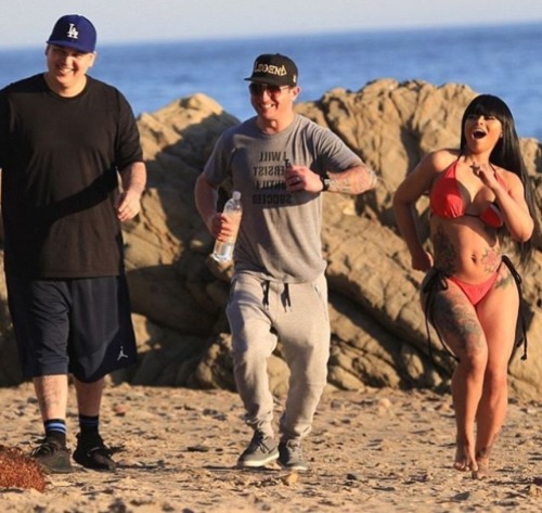 blacchyna blac chyna rob kardashian robkardashian fun fun day sunday sunshine smile smiles all smiles photoshoot happy kardashian keeping up with the kardashians