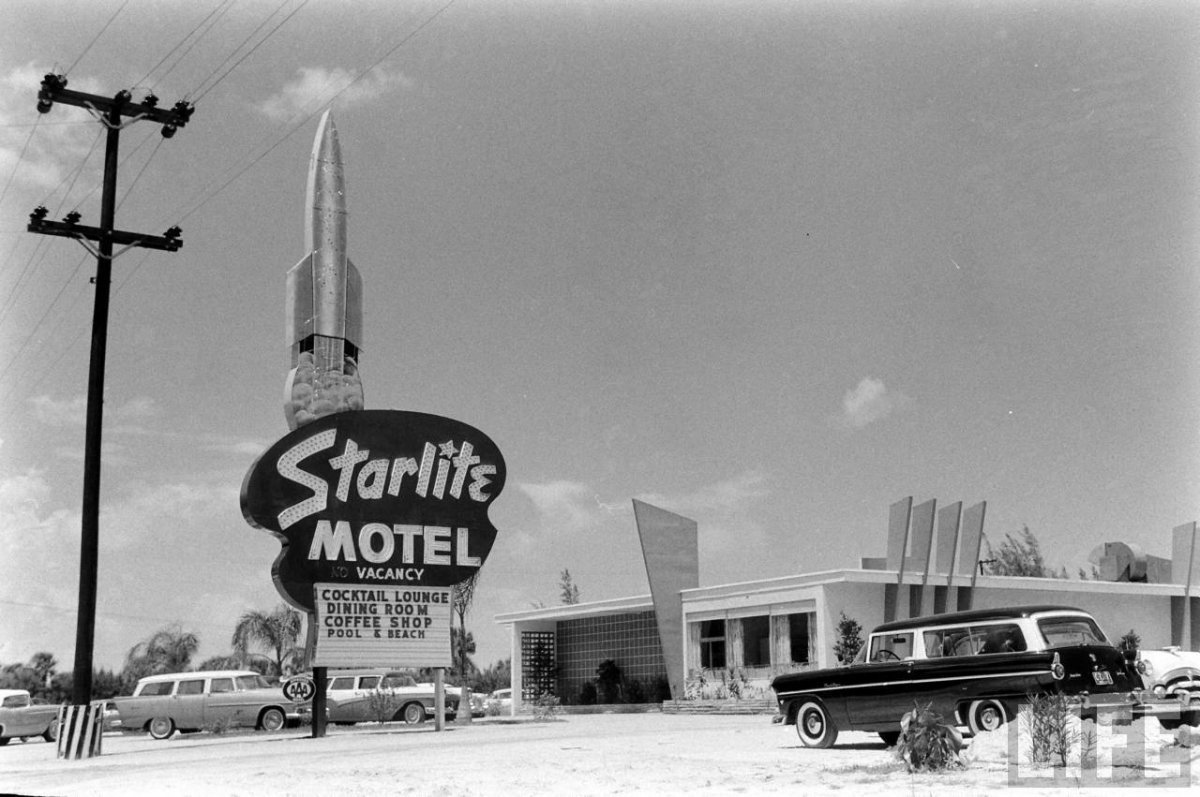 Florida Memory - Starlite Motel - Cocoa Beach, Florida.