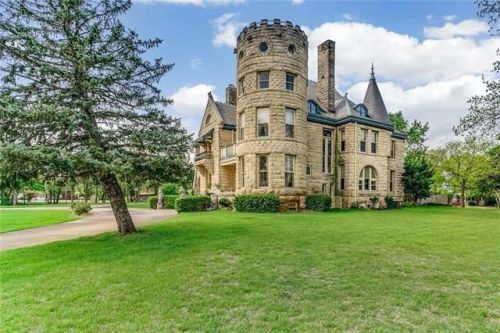 secret–gardens:“Campbell Castle”Wichita, Kansas1886