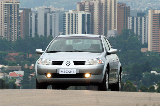 renault megane sedan carros ate 20 mil