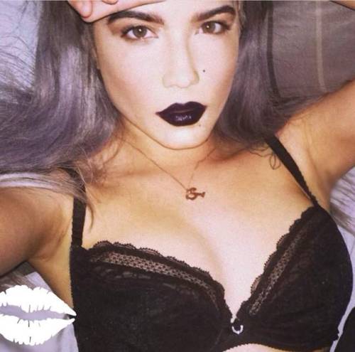 jetblackdemon:20 Days Of Halsey ||  Day 17: Favorite Instagram...