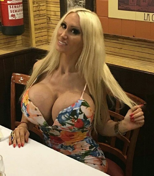 Bimbo Boobs Shemale