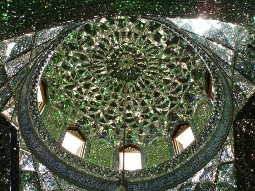 culturenlifestyle:Stunning Mosque Decorated In Millions Of...