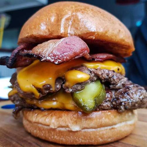 yummyfoooooood:Bacon Double Cheeseburger