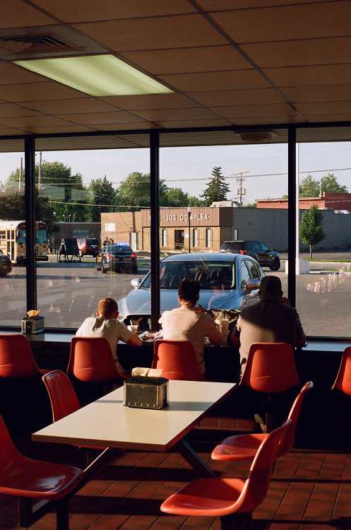 phdonohue:police situation outside kewpee hamburgers | lima,...