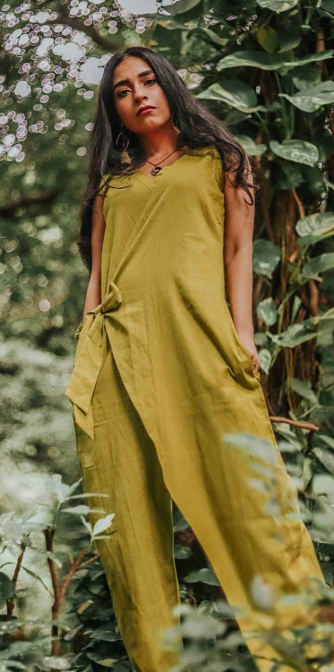 top fashion designers, club outfits for women, #Outfitideas, #Fashionistas Style + Comfort - This side knotted jumpsuit from cocktailhouseofficial is something I can carry without any hassle and still look fab! . , NehaMenghwani , stylessential , linenjumpsuit , ootdshare , indielabel . 