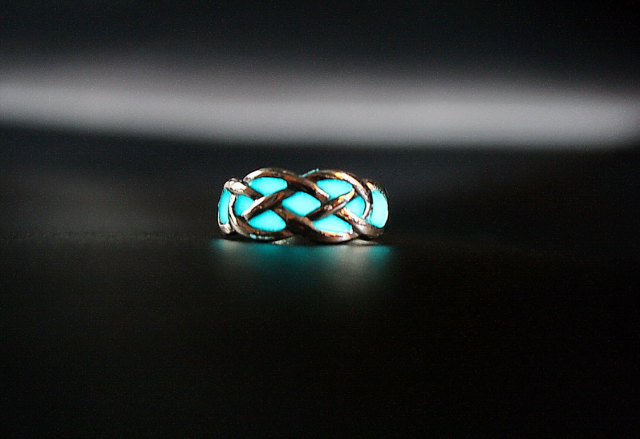 Wicked Clothes - Glow In The Dark Celtic Toe Ring With flip-flop...