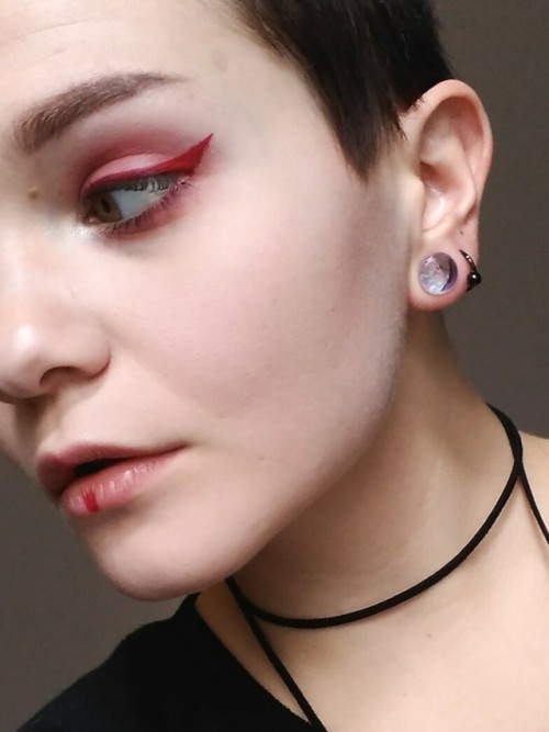 red eyeliner on Tumblr