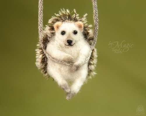 sosuperawesome:Needle Felted Animal NecklacesBy Magic on...