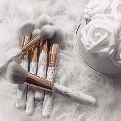 pics barbievil objects make makeup luxury luxuries luxurious luxuary clean classic glamour glossy glam