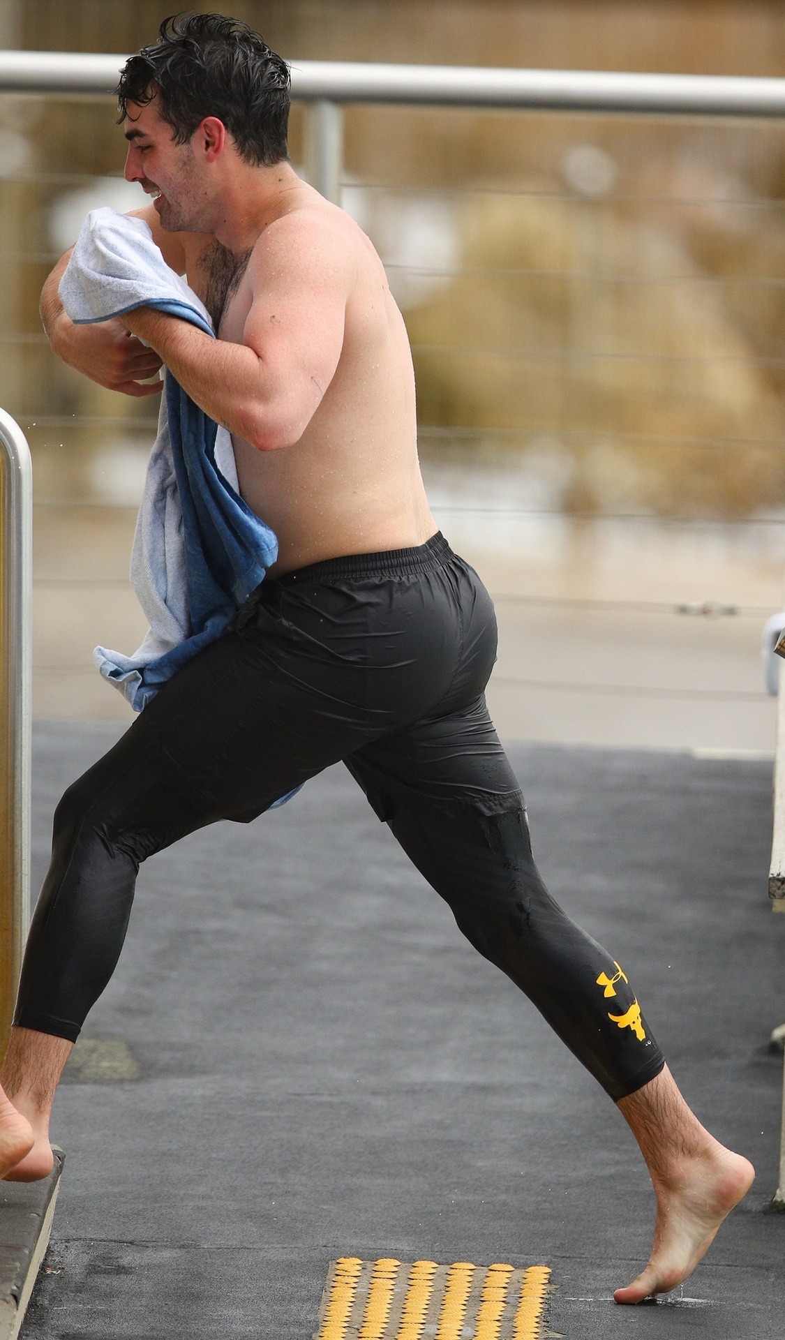 barefootnfamous: Joe Jonas ... - Cute boys and feet/socks