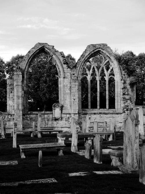 elgin cathedral scotland ruins architecture black and white cemetery art photography gwladsas