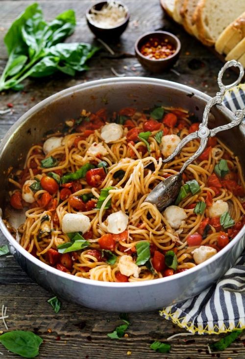 veganfoody:Vegan Pasta RecipesRoasted Red Pepper Mac n...