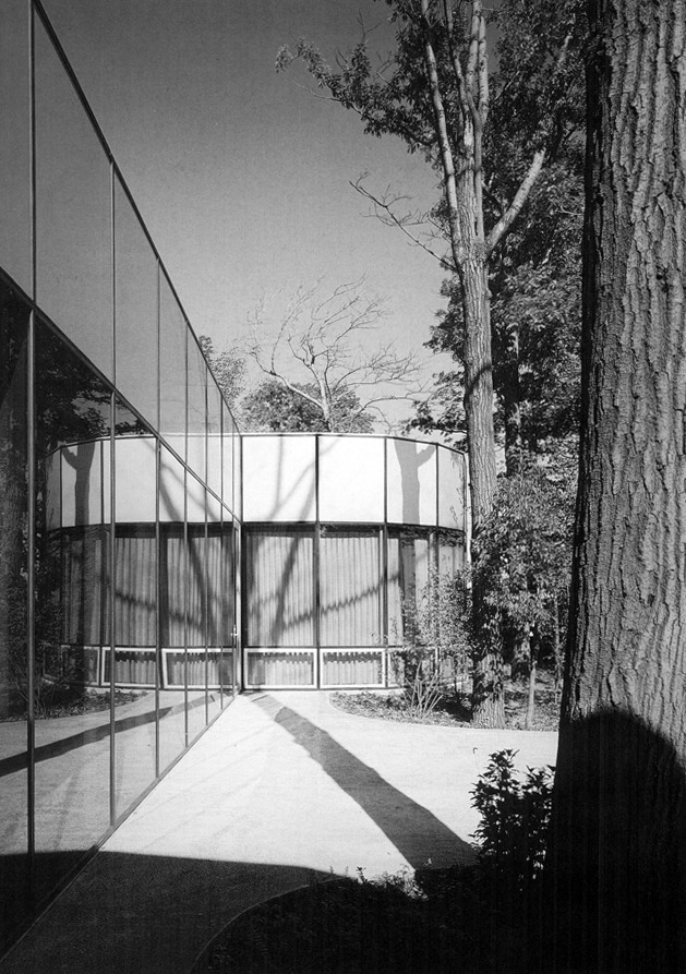 : 417. Stanley Tigerman /// Metal and Glass House...