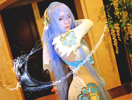 kanikamapesto:I did an Azura photoshoot few days ago /// sorry...