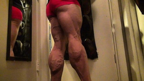 www.female-muscle-clips.com New updates, two clips in...