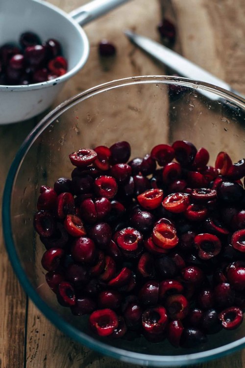 sweetoothgirl:FRESH CHERRY CAKE RECIPE FROM SCRATCH