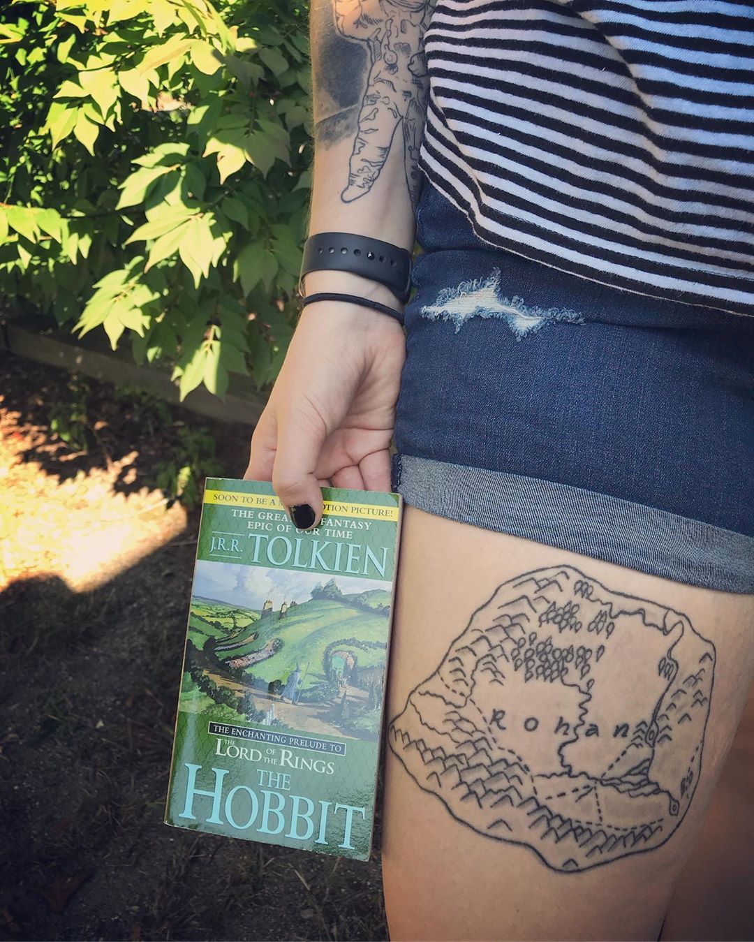 Happy birthday Bilbo! 🐉 . I went to a flea market this morning, and scored on a first American edition of Unfinished Tales and a second edition, 11th printing of Lord of the Rings, so I’m feeling pretty festive on this holy day! . #maryreads...